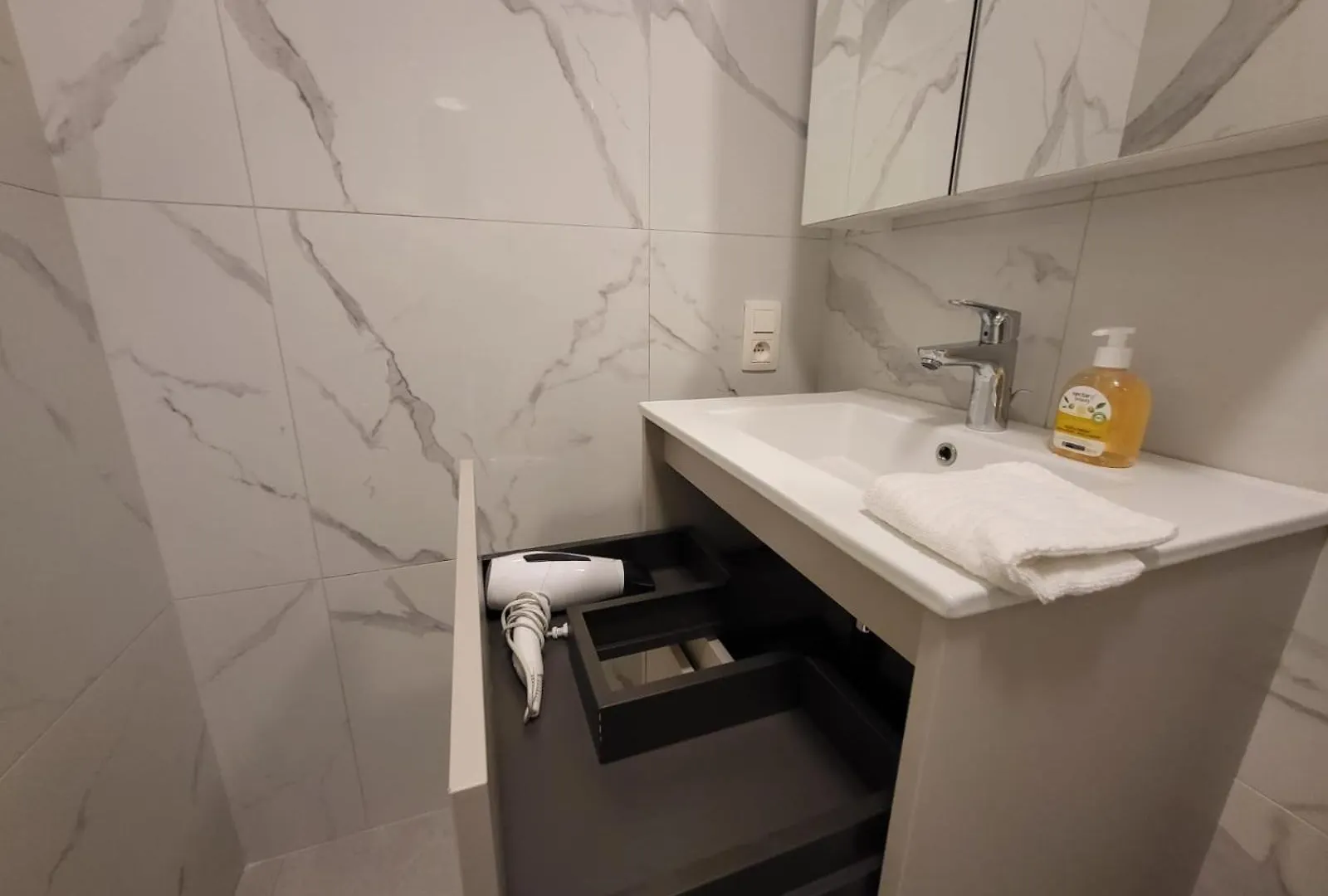 Studio Lumineux Bruxelles 0*,